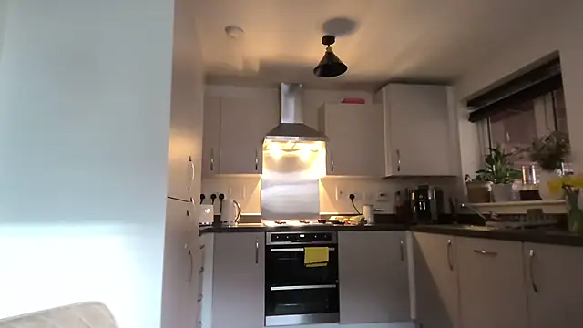 SweetMonicaUK online show from 02.11.26