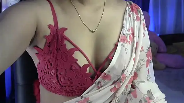 Snapshot of Black_cat_cutie chatting on 10.17.25 Black cat cutie online show from 10.17.25