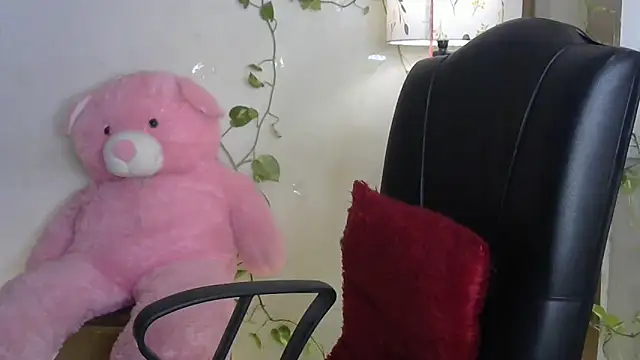 Snapshot of Black_cat_cutie chatting on 06.18.26 Black cat cutie online show from 06.18.26