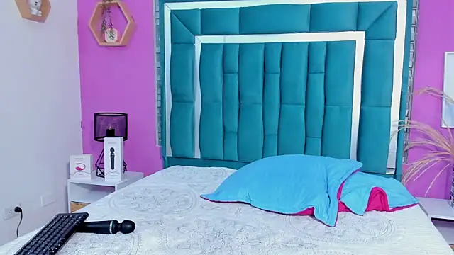 LORENSCOLLINS online show from 01.16.25