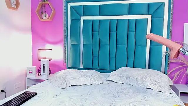 LORENSCOLLINS online show from 01.17.25