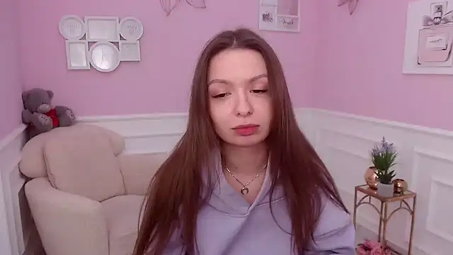 LucySkilar online show from 12.03.24