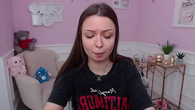 LucySkilar online show from 01.18.26