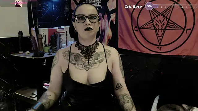 Snapshot of Evil_Queen_666 chatting on 05.14.26 Evil Queen 666 online show from 05.14.26