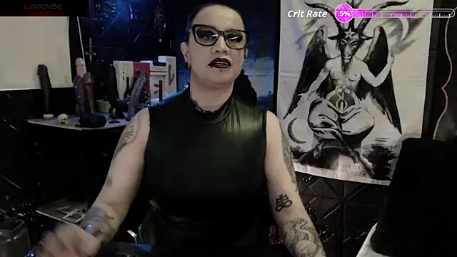 Snapshot of Evil_Queen_666 chatting on 06.05.26 Evil Queen 666 online show from 06.05.26