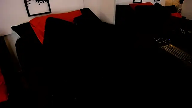 Snapshot of leslie_k chatting on 03.05.25 leslie k online show from 03.05.25