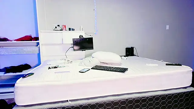 Snapshot of THICKwithDICKK chatting on 03.22.25 THICKwithDICKK online show from 03.22.25