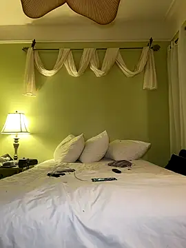 Snapshot of THICKwithDICKK chatting on 10.22.25 THICKwithDICKK online show from 10.22.25