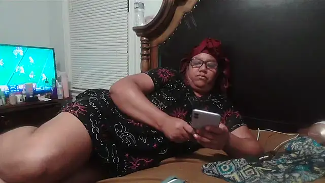 ebonyred online show from 10.19.25