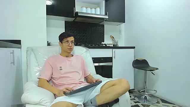 AgarEvans online show from 12.15.24