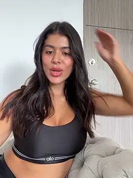 MelissaWaltton online show from 03.13.25