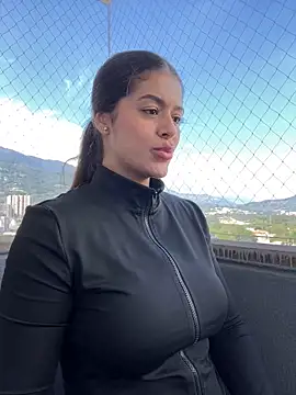 MelissaWaltton online show from 03.17.25