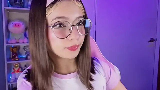 EmilyMiller  online show from 10.11.25