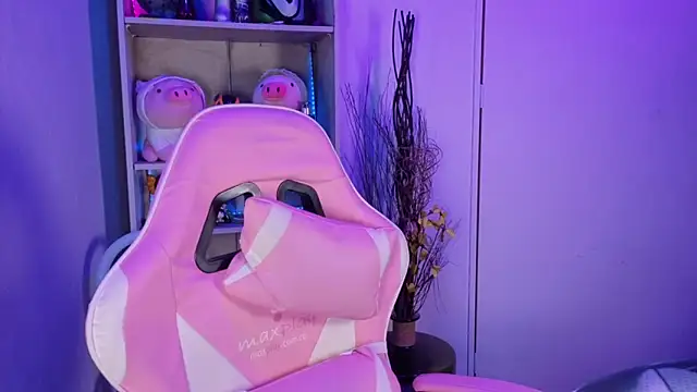 EmilyMiller  online show from 12.18.25