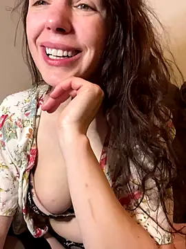 GillKelly online show from 10.28.25