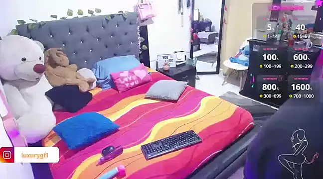 Pocahontaslovex online show from 12.18.24