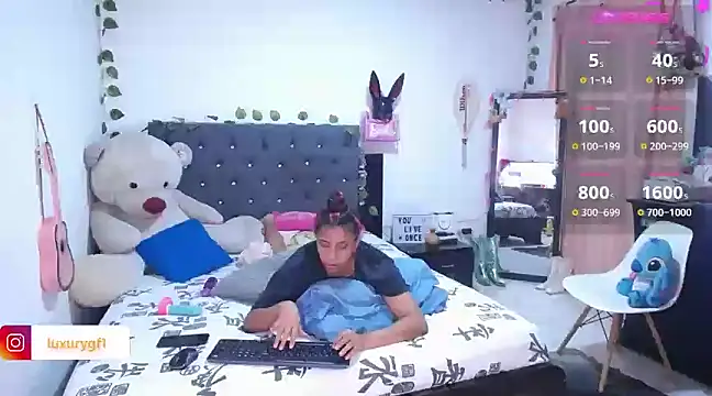 Pocahontaslovex online show from 01.17.25