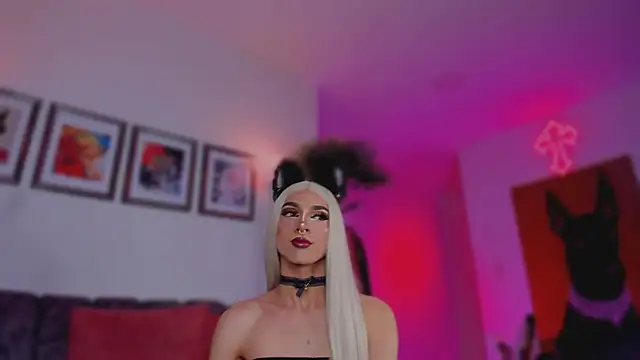 Taylor  foxxx online show from 10.31.25