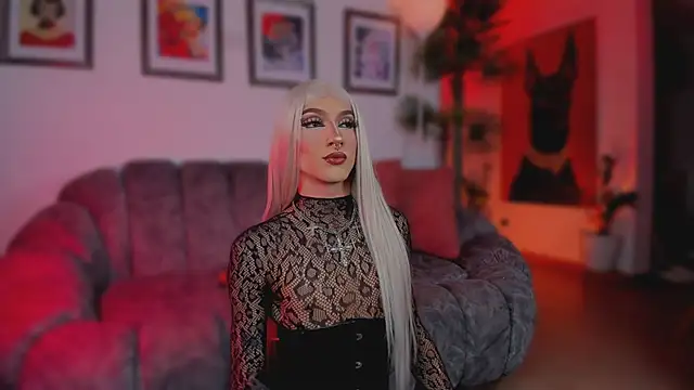 Snapshot of Taylor__foxxx chatting on 06.16.26 Taylor foxxx online show from 06.16.26