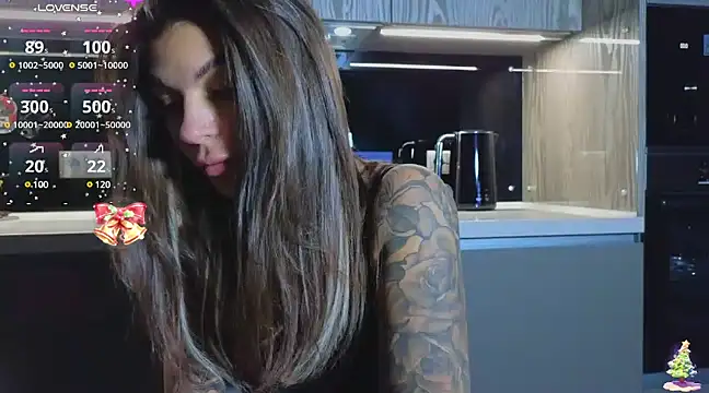 Snapshot of tattooedBabyy chatting on 01.05.25 tattooedBabyy online show from 01.05.25