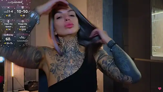 Snapshot of tattooedBabyy chatting on 02.18.25 tattooedBabyy online show from 02.18.25