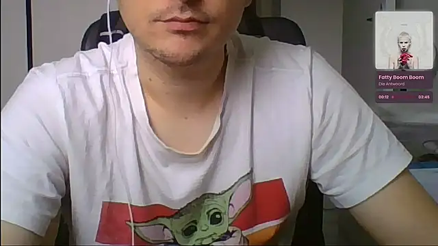 Snapshot of ShiitakeBR chatting on 10.07.25 ShiitakeBR online show from 10.07.25