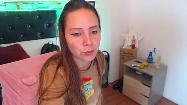 camila delarosa online show from 09.17.25