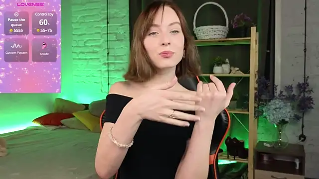 Snapshot of Crayzy_Luv chatting on 01.15.25 Crayzy Luv online show from 01.15.25