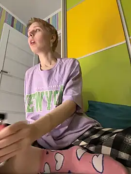 Snapshot of Crayzy_Luv chatting on 03.19.25 Crayzy Luv online show from 03.19.25