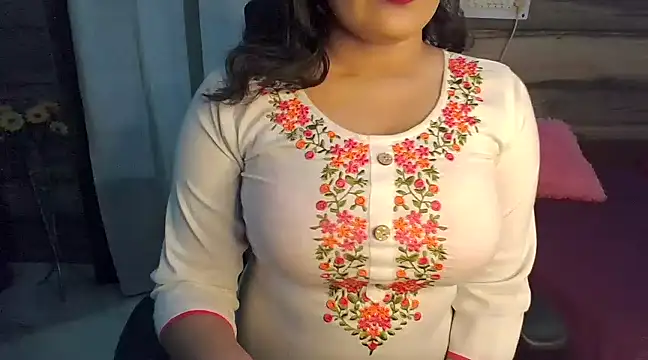 Snapshot of Trezza chatting on 01.15.25 Trezza online show from 01.15.25