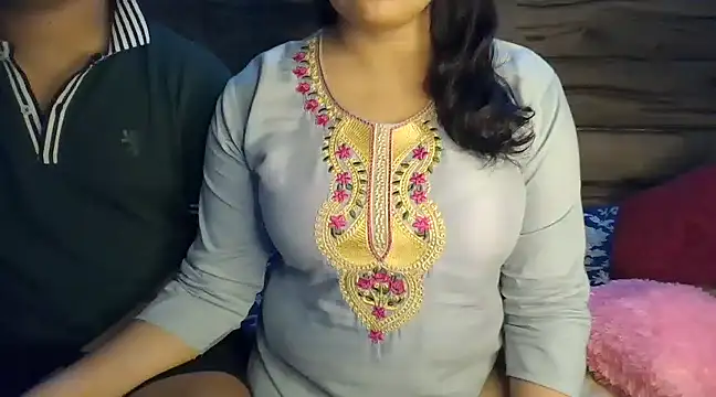 Snapshot of Trezza chatting on 02.27.25 Trezza online show from 02.27.25