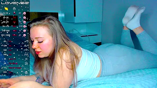 kitti kaattt online show from 02.22.25