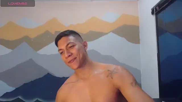 Snapshot of aalan_foxter chatting on 02.18.25 aalan foxter online show from 02.18.25