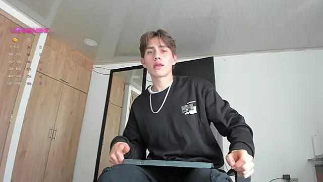 manucute 23  online show from 02.28.25