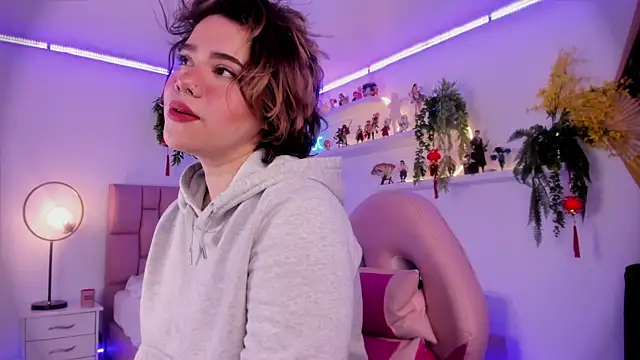 albaismynameX online show from 02.13.25