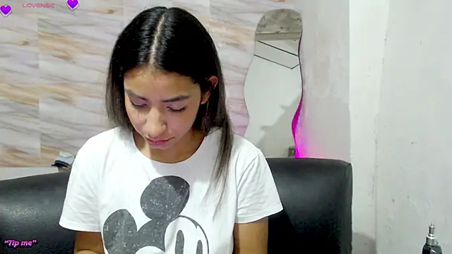 Snapshot of mariana_190 chatting on 03.14.25 mariana 190 online show from 03.14.25