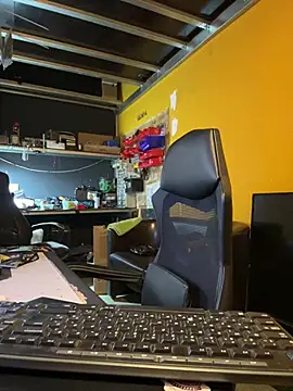 Zsombo21cm online show from 04.25.26