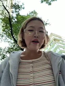 Snapshot of Aiko_Yumi chatting on 07.17.26 Aiko Yumi online show from 07.17.26