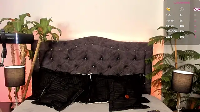 Snapshot of candy_canne__ chatting on 12.20.24 candy canne online show from 12.20.24