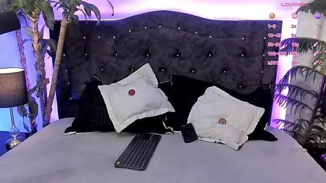 Snapshot of candy_canne__ chatting on 01.11.25 candy canne online show from 01.11.25