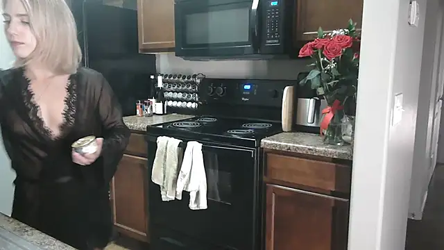 Snapshot of NatalieKneals chatting on 02.16.25 NatalieKneals online show from 02.16.25