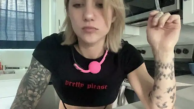 NatalieKneals online show from 01.05.26