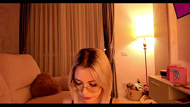 Snapshot of BaayBee__ chatting on 01.29.25 BaayBee online show from 01.29.25