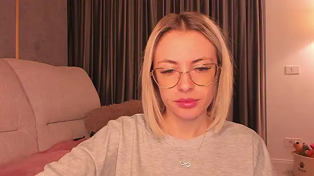 Snapshot of BaayBee__ chatting on 02.27.25 BaayBee online show from 02.27.25