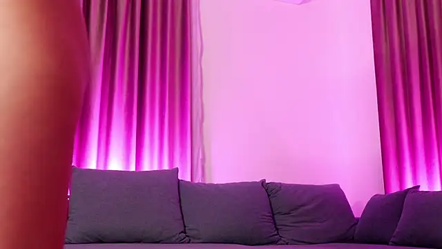 Snapshot of BaayBee__ chatting on 11.26.25 BaayBee online show from 11.26.25