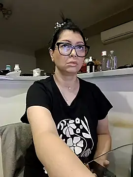 Milf Abigail online show from 10.18.25