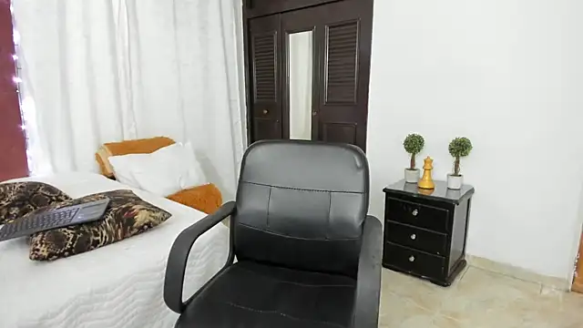 AURORA FRANKLIN online show from 01.31.25