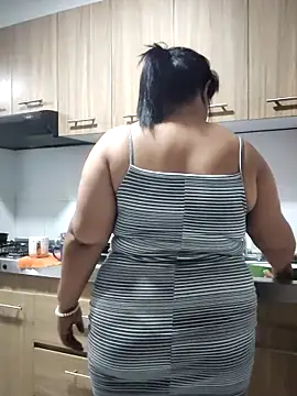 Mia Adell 11 online show from 02.04.25