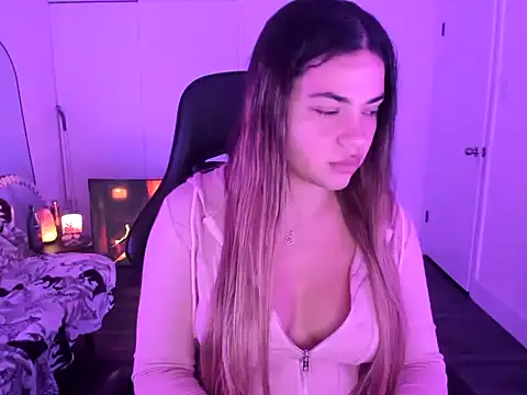 MelSaunders online show from 12.04.25