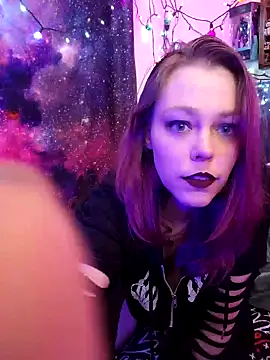 EverlyEster online show from 01.30.25